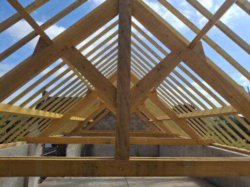 Première vue de chantier de charpente à Évreux